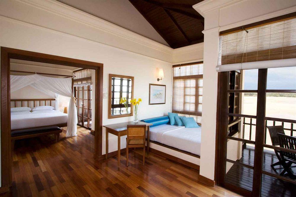 Avillion Port Dickson Hotel Exterior photo A room at the resort