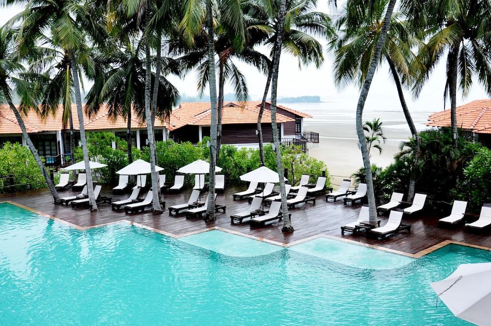 Avillion Port Dickson Hotel Exterior photo The swimming pool at the resort