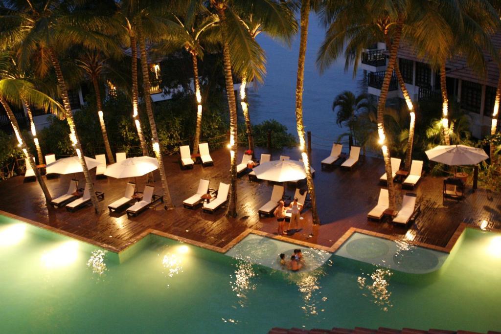 Avillion Port Dickson Hotel Exterior photo The pool at the resort